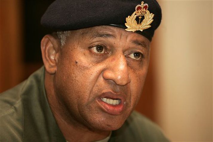 Frank Bainimarama, herforingi, á blaðamannafundi í Suva, höfuðborg Fiji-eyja, í dag.