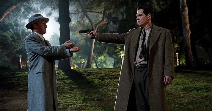 Gangster Squad Josh Brolin og Sean Penn í hlutverkum sínum sem lögreglumaðurinn John O‘Mara og glæpaforinginn Mickey Cohen.