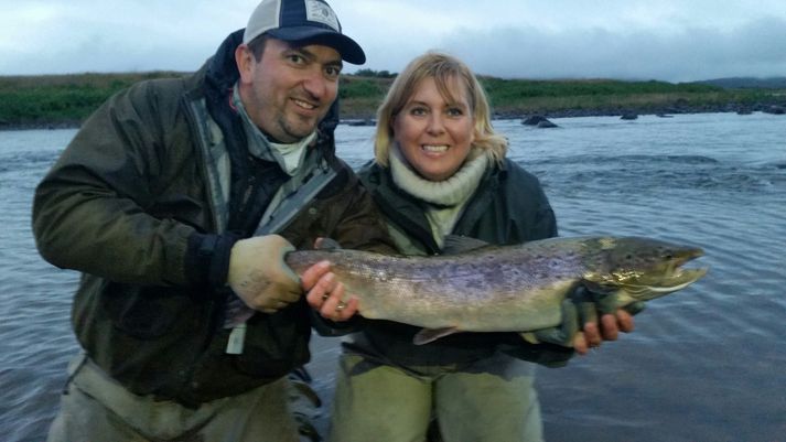 Helga Jónsdóttir með 86 sm laxinn úr Langá