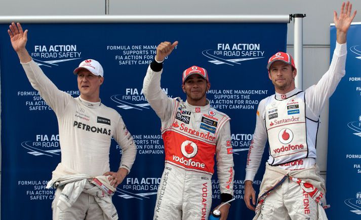 Schumacher, Hamilton og Button ræsa fremstir í kappakstrinum á morgun.