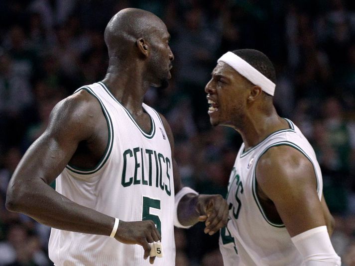 Kevin Garnett og Paul Pierce voru frábærir í nótt.