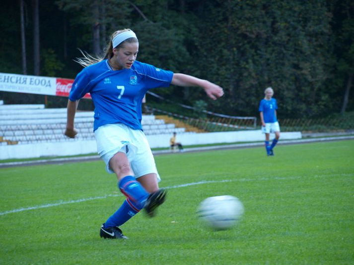 Hildur Antonsdóttir skoraði mark Íslands í 1-1 jafnteflinu gegn Noregi í riðlakeppninni