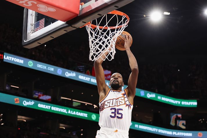 Kevin Durant var stigahæsti maður vallarins í sigri Phoenix Suns í nótt.