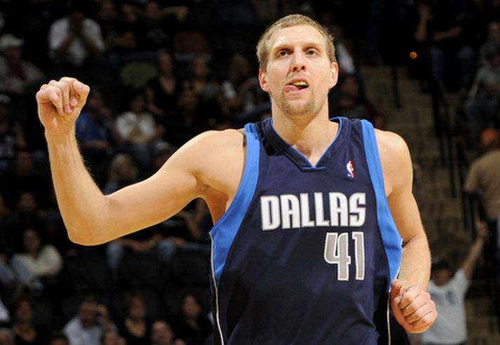 Dirk Nowitzky, leikmaður Dallas, skoraði 30 stig í leiknum í nótt.