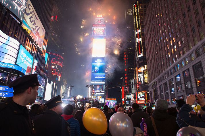 Talið er að tvær milljónir manns verði á Times Square á áramótunum.