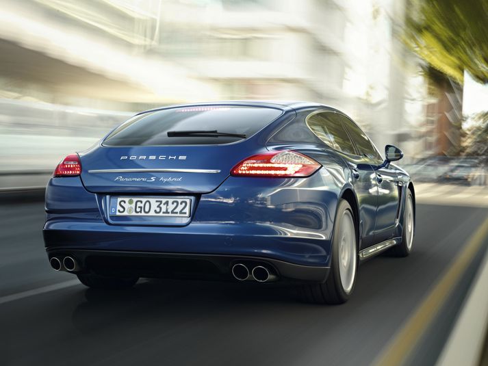 Porsche Panamera Hybrid er sparibaukur á hjólum.