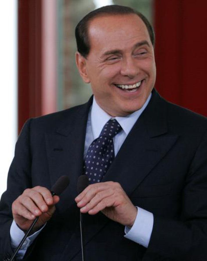 Silvio Berlusconi hress og kátur.