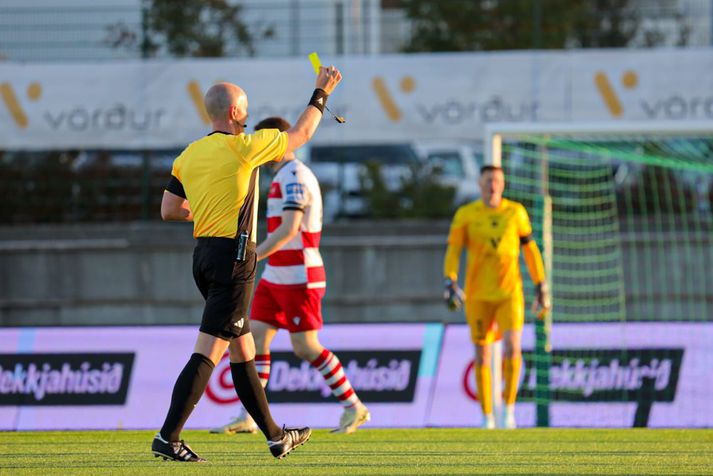 Ívar Orri Kristjánsson dómari lyfti gula spjaldinu fjórum sinnum á loft í leik Breiðabliks og HK. Fékk Damir Muminovic eitt þeirra og er kominn í leikbann.