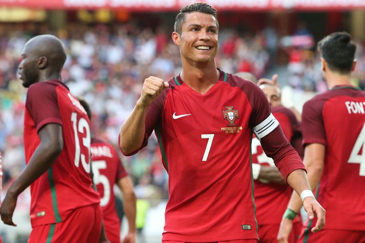 Cristiano Ronaldo er í fullu fjöri og til í slaginn gegn Íslandi.