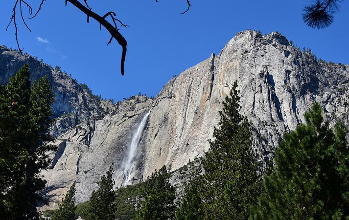 Tveir base-stökkvarar létust í Yosemite þjóðgarðinum í Bandaríkjunum.