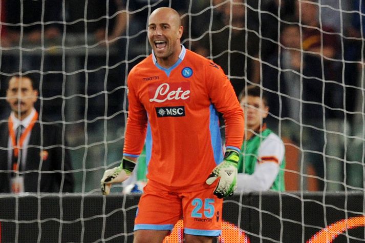 Pepe Reina í leik með Napoli