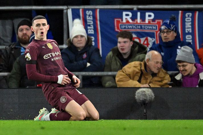 Phil Foden skoraði tvö í dag áður en hann fór af velli til hvíldar