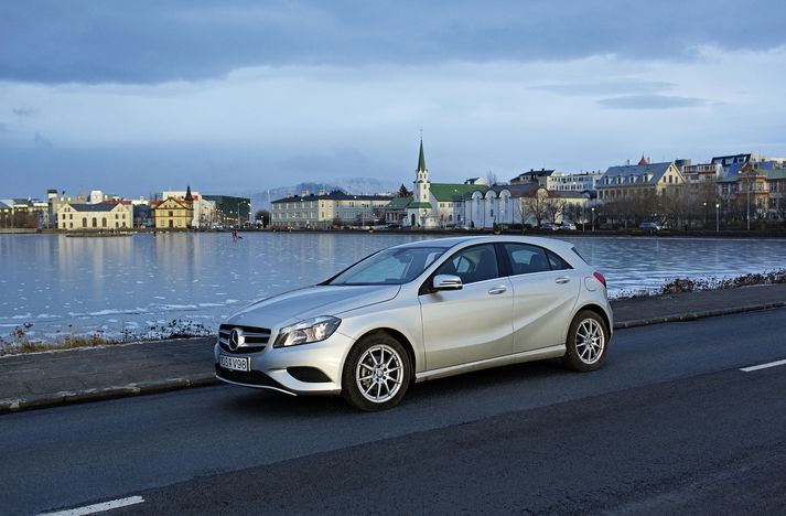 Mercedes Benz A-Class við Reykjavikurtjörn