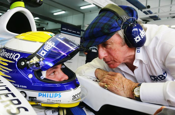 Jackie Stewart hefur verið eitt af andlitum Breta í Formúlu 1 og í stjórn breska kappakstursklúbbsins sem rak mótshald á Silverstone.