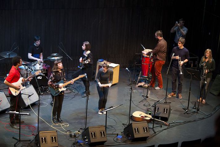 Unnsteinn Manuel og félagar í Borealis Band á sviðinu í Hörpu. 