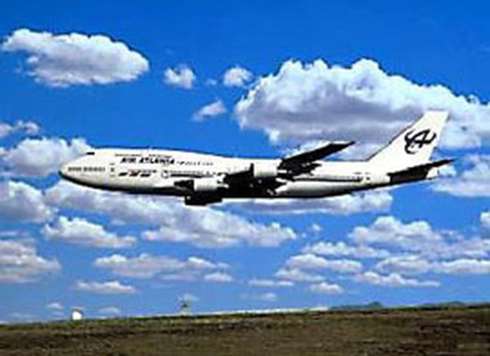 Smokers International Airways ætlar að nota Boeing 747 þotur eins og þessa, sem tilheyrir íslenska flugfélaginu Atlanta.