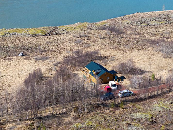 Maðurinn lést í sumarhúsi í Kiðjabergi í apríl á þessu ári.