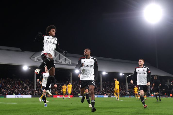 Willian skoraði tvívegis af vítapunktinum í kvöld og tryggði Fulham dramatískan sigur.