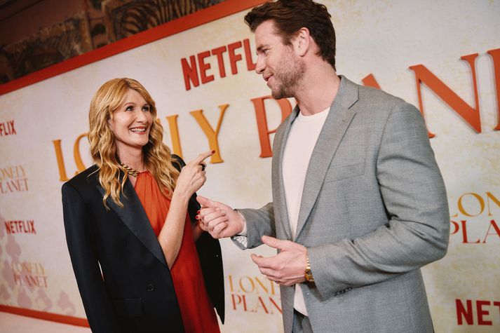 Laura Dern og Liam Hemsworth leika á móti hvort öðru í kvikmyndinni Lonely Planet.