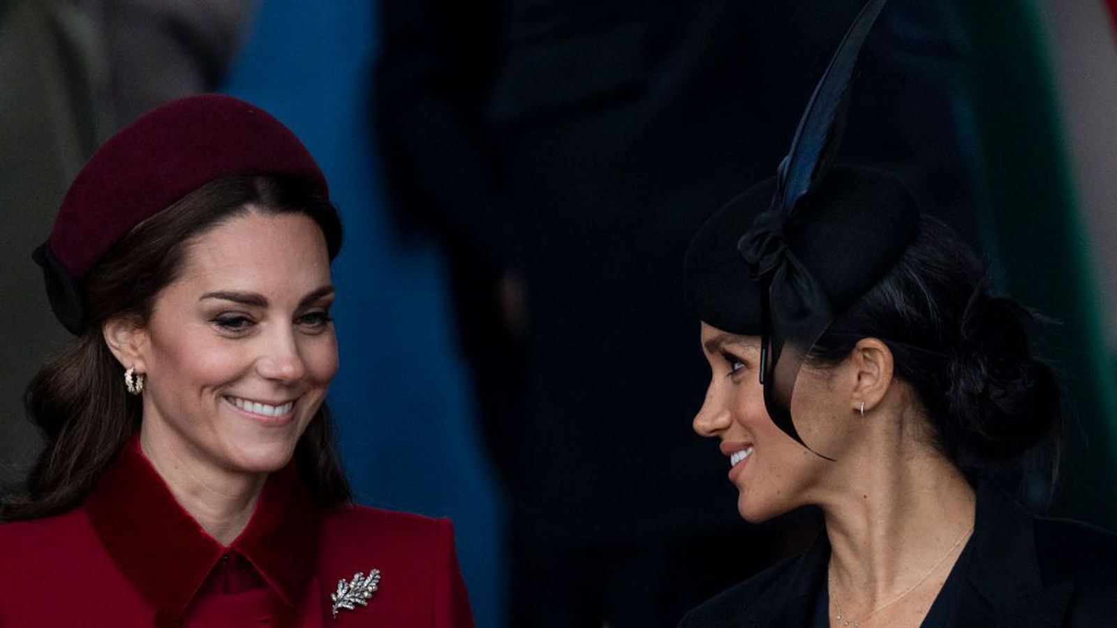 Leita Aðstoðar Vegna óhóflegrar áreitni í Garð Meghan Og Katrínar á