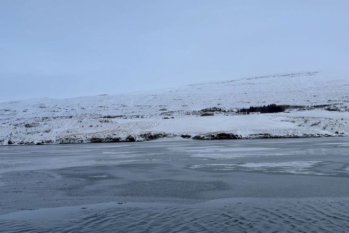 Vatn gýs upp þar sem Landhelgisgæslan sprengdi gamalt tundurdufl sem kom í veiðarfæri togarans Bjargar EA á Akureyri miðvikudaginn 8. janúar 2025.