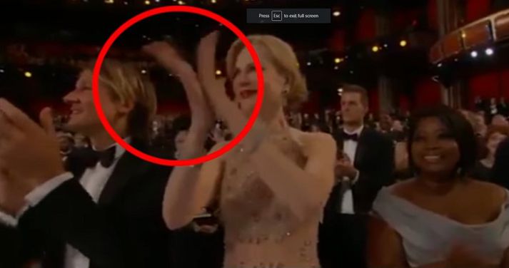 Nicole Kidman fer sínar eigin leiðar þegar kemur að því að klappa.