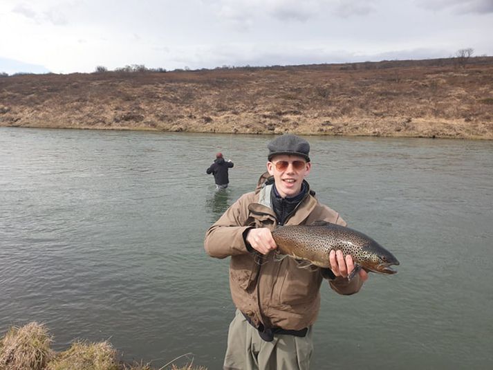 Hafþór með flottann urriða úr Laxá