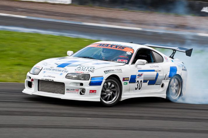 Toyota Supra driftar.