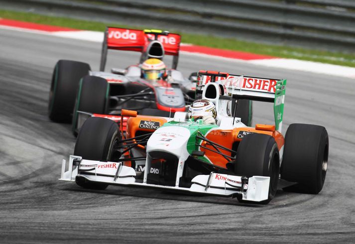 Adrian Sutil og Lewis Hamilton börðust af kappi í síðustu keppni og það sýnir styrk Force India.