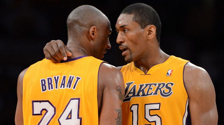 Metta World Peace og Kobe Bryant.