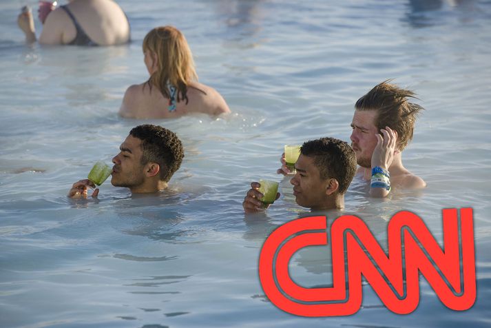 Unnsteinn úr Retro Stefson (t.v.) var tökuliði CNN innan handar á Íslandi.