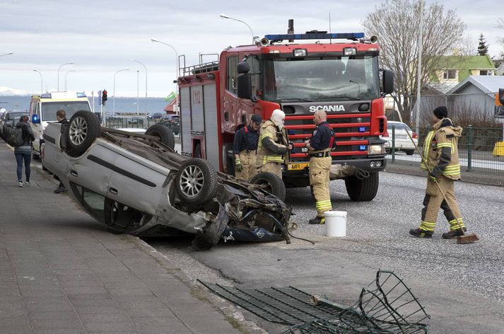 Frá vettvangi slyssins á Hringbraut.