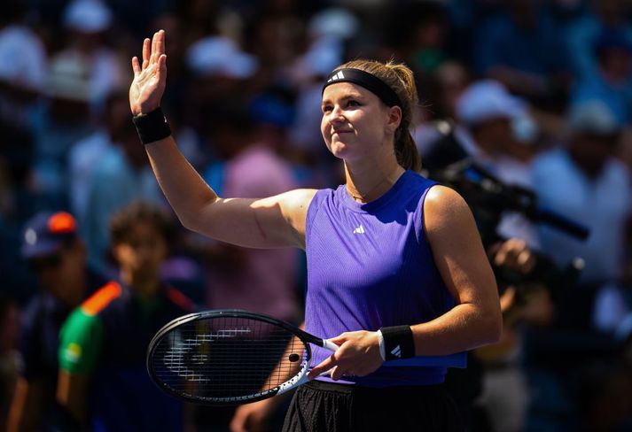 Karolina Muchova vann sig inn í undanúrslit á US Open, þrátt fyrir veikindi.