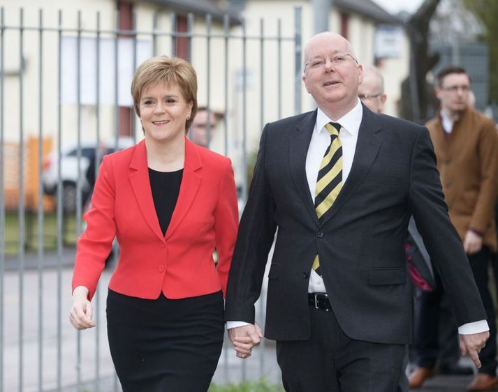 Nicola Sturgeon og Peter Murrell á góðri stundu.