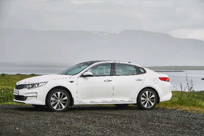 Kia Optima er talsvert stór bíll.