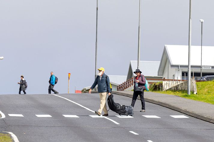 Hiti verður sjö til fimmtán stig að deginum og hlýjast suðvestantil.