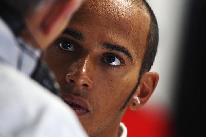 Lewis Hamilton verður einbeittur í lokamótunum með McLaren, en hann á enn möguleika á meistaratitlinum.