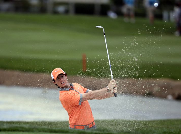 Rory McIlroy á vellinum í Palm Beach Gardens í gær.