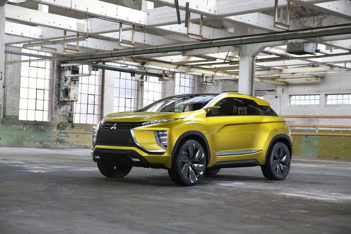 Mitsubishi eX tilraunabíll sem nú er kynntur á bílasýningunni í París.