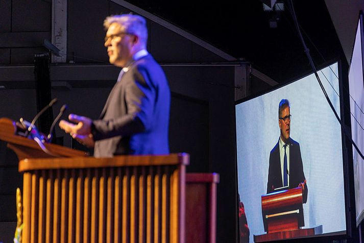 Bjarni Benediktsson formaður flokksins setur landsfund Sjálfstæðisflokksins á föstudegi og verður kvaddur á laugardegi. Á sunnudaginn kemur í ljós hver tekur við formennsku í flokknum.