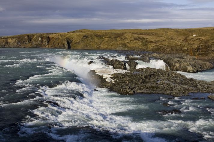 Talað var um að sprengju hefði verið varpað inn í þingið í fyrravetur þegar meirihluti atvinnuveganefndar lagði til að færa virkjanir í neðri hluta Þjórsár og Skrokköldu úr biðflokki í nýtingu. Deilur stóðu vikum saman, án niðurstöðu.