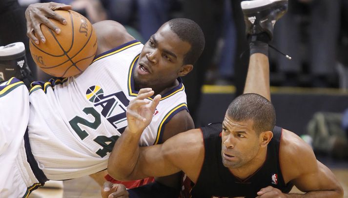 Paul Millsap og Shane Battier í baráttunni.