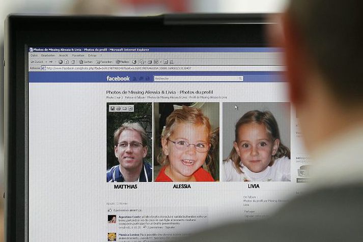 Facebook-síða tileinkuð leitinni að stúlkunum.
nordicphotos/AFP