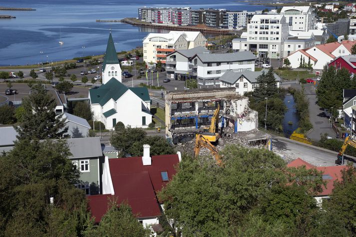 Að kenna sjálfsvörn myndi minnka hræðslu við að labba um götur, í ljósi nýlegra atburða, segir ungmennaráð Hafnarfjarðar. 