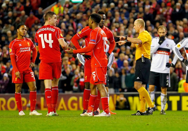 Henderson, Sturridge og Balotelli ræða málin í kvöld.