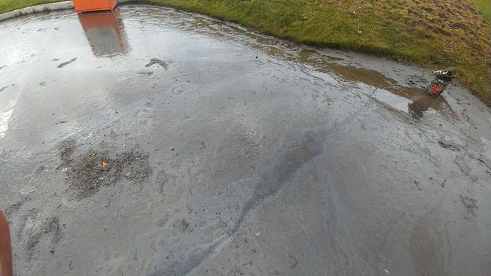 Sælökkviliðið er farið af staðnum og tryggingafélög hafa tekið vel.