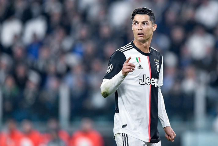 Juventus leitar að eftirmanni hins 34 ára gamla Ronaldos.