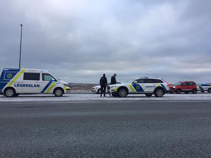 Lögreglan á Suðurnesjum við umferðareftirlit á Reykjanesbraut fyrir skemmstu.