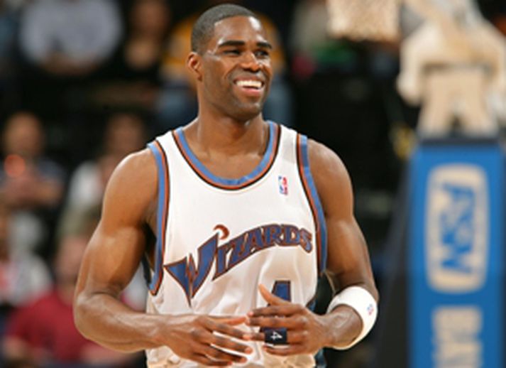 Antawn Jamison og félagar í Washington gátu leyft sér að brosa þrátt fyrir fimmta tapið í röð