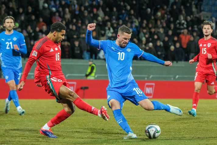 Gylfi Þór Sigurðsson í leiknum gegn Wales sem gæti hafa verið hans síðasti landsleikur.